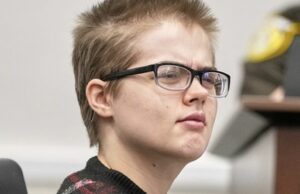 Esfaqueador de ‘homem esguio’ volta à prisão após desaparecimento nos EUA Esfaqueador de 'homem esguio' volta à prisão após desaparecimento nos EUA