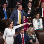 ARQUIVO - O deputado Cory Mills, R-Flórida, testemunha na primeira audiência pública de uma força-tarefa bipartidária do Congresso que investiga as tentativas de assassinato contra o ex-presidente Donald Trump, candidato presidencial republicano, no Capitólio em Washington, quinta-feira, 26 de setembro de 2024. (AP Photo/Rod Lamkey, Jr., Arquivo)