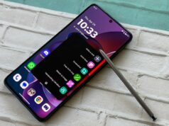 Este telefone acerta em cheio, e seu novo desconto torna mais fácil abandonar tudo o que você tem agora e nunca mais olhar para trás moto g stylus 2025_Surf A cópia Web_front