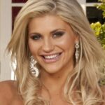 Estrela de reality show que supostamente decapitou namorado fica grávida