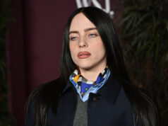 Estrela pop isca ‘covarde vadia patética’ Elon Musk Elon Musk comparece às finais do campeonato de luta livre da NCAA, sábado, 22 de março de 2025, na Filadélfia. (Foto AP/Matt Rourke)