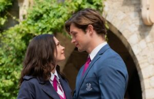 Estrelas de ‘Maxton Hall’ Harriet Herbig-Matten e Damian Hardung tiveram que implorar para mudar o final da 2ª temporada Estrelas de 'Maxton Hall' Harriet Herbig-Matten e Damian Hardung tiveram que implorar para mudar o final da 2ª temporada