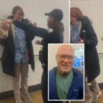 Estudante universitário bate em homem idoso com um copo Taco Bell depois que o capítulo TPUSA da escola é aprovado