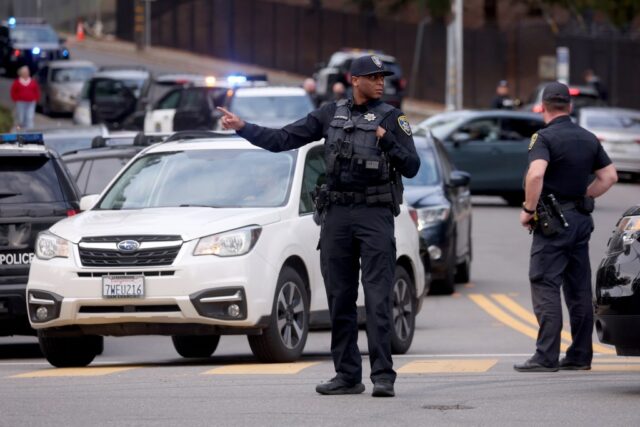 Estudantes de Oakland acusados ​​de tentativa de homicídio em tiroteio no banheiro de Skyline High
