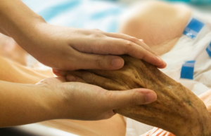 Estudo: Integrar cuidados paliativos pode expandir o acesso aos cuidados de saúde Estudo: Integrar cuidados paliativos pode expandir o acesso aos cuidados de saúde