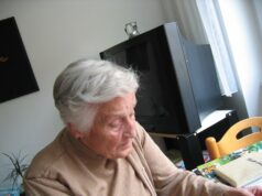 Estudo mostra que mais de 90% dos idosos com demência passam por intervenções pesadas no último ano DEMÊNCIA