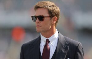 Ex-astro da NFL QB Brady afirma que seu cachorro é um clone Ex-astro da NFL QB Brady afirma que seu cachorro é um clone