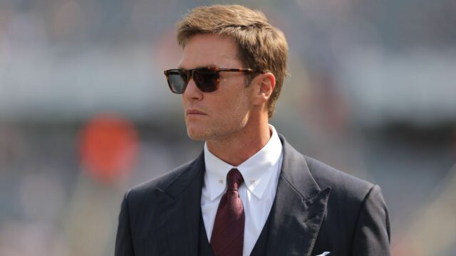 Ex-astro da NFL QB Brady afirma que seu cachorro é Ex-astro da NFL QB Brady afirma que seu cachorro é um clone