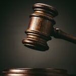 Ex-líderes de organização médica local sem fins lucrativos se declaram culpados de fraudá-la em milhões