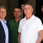 Ex-presidente Jair Bolsonaro pede para cumprir prisão domiciliar no Brasil