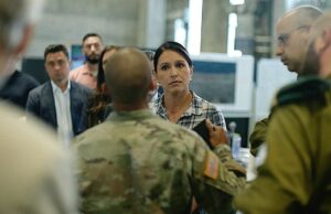 Exclusivo: Tulsi Gabbard visita o Centro de Coordenação Civil-Militar liderado pelos EUA em Israel em meio ao esforço de paz de Trump Exclusivo: Tulsi Gabbard visita o Centro de Coordenação Civil-Militar liderado pelos EUA em Israel em meio ao esforço de paz de Trump