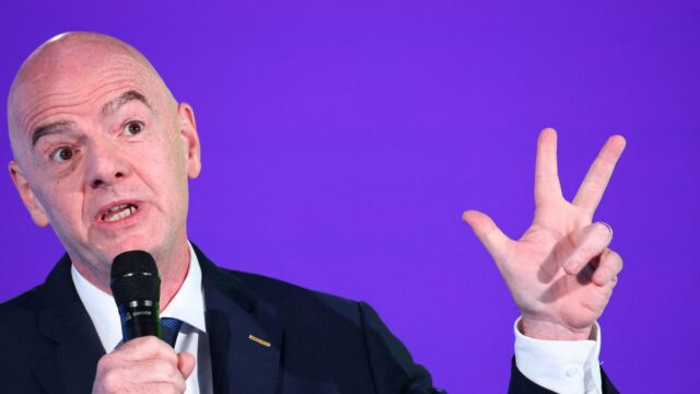 FIFA se une ao governo suíço para financiar campos de futebol comunitários na Cisjordânia
