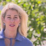 Amanda Blair usa em sua casa um gramado de alta qualidade, que exige pouca manutenção e ajuda nas alergias dos filhos do parceiro.