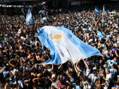 Felipe Esquivel marca o gol da vitória no confronto da Copa do Mundo sub-17 em meio a uma cláusula contratual de £ 87 milhões e juros do Man Utd ícone de correio