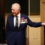 O rei Carlos celebrará seu 77º aniversário no Castelo Cyfarthfa, no País de Gales. Na foto aqui participando do Royal British Legion Festival of Remembrance no Royal Albert Hall em 8 de novembro