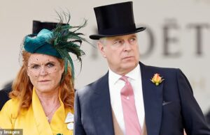 ‘Fergie vai pegar tudo – depois arrancar sua mão para pegar os anéis’: CHRISTOPHER WILSON revela a verdadeira extensão da natureza ‘agarrada’ de Sarah – Divorciada de seu marido igualmente desonrado, Andrew, nos últimos 29 anos, Sarah Ferguson continuou a viver sem pagar aluguel e a negociar seu título, ganhando – e gastando – quantias colossais de dinheiro extraído de suas associações reais.
