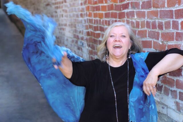 A cantora de Oakland, Miko Marks, se apresentará durante uma exibição de 