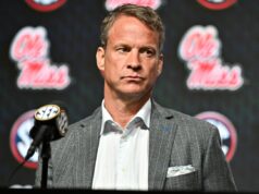 Florida e Ole Miss supostamente correspondem à grande oferta da LSU por Lane Kiffin Lane Kiffin