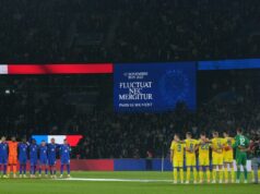 França x Ucrânia – Um minuto de silêncio observado em memória do ataque terrorista em Paris França x Ucrânia - Um minuto de silêncio observado em memória do ataque terrorista em Paris
