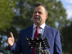 Fraude hipotecária só é aceitável quando a MAGA faz isso WASHINGTON - 28 DE SETEMBRO: O deputado Eric Swalwell, D-Calif., sobe as escadas da Câmara para uma votação no Capitólio na quinta-feira, 28 de setembro de 2023. (Bill Clark/CQ Roll Call via AP Images)