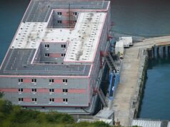 Furo de vendas na Austrália chama a atenção para hotéis de asilo no Reino Unido Um protesto anti-imigração em agosto em frente ao New Bridge Hotel em Newcastle upon Tyne, que era usado para abrigar requerentes de asilo.