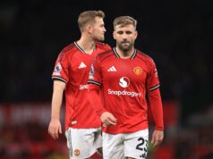 Gary Neville furioso com Luke Shaw depois do que o viu fazer contra o Everton – ‘você não pode fazer isso’ Manchester United x Everton - Premier League