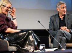 George Clooney encanta londrinos com golpes cômicos em Brad Pitt, Donald Trump e ele mesmo: ‘Ocean’s 14’ será como ‘The Golden Girls’ George Clooney encanta londrinos com golpes cômicos em Brad Pitt, Donald Trump e ele mesmo: 'Ocean's 14' será como 'The Golden Girls'