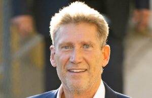 Gerry Turner encontra comprador para casa em Indiana, ex-Theresa Nist, não se mudou para lá GettyImages-1900669110-Golden-Bachelor-Gerry-Turner-Encontra-Comprador-para-Indiana-Home-Ex-Wife-Theresa-Nist-Didnt-Move-Into.jpg