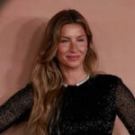 Grávida Gisele Bündchen estreia barriguinha de bebê na Lotus House Gala