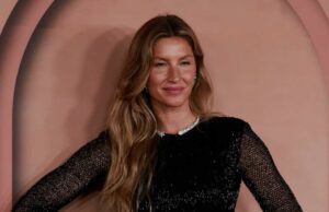 Gisele Bündchen faz a primeira aparição no tapete vermelho desde as boas-vindas ao bebê nº 3 Grávida Gisele Bündchen estreia barriguinha de bebê na Lotus House Gala