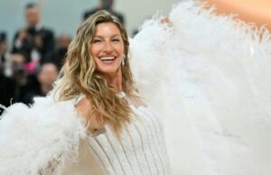 Gisele Bundchen usa este óleo hidratante para cabelo para cabelos sedosos de supermodelo – agora por apenas US $ 27! Kendall Jenner participa da 3ª Gala Anual do Academy Museum no Academy Museum of Motion Pictures em 3 de dezembro de 2023 em Los Angeles, Califórnia.