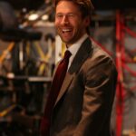 Glen Powell encanta em 'SNL' e Will Forte enquanto MacGruber retorna para destruir os arquivos de Epstein