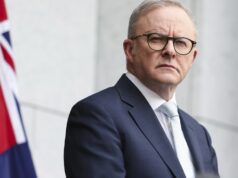 Governo defende proibição social para crianças, mas admite que ‘não será perfeito’ O primeiro-ministro Anthony Albanese em uma conferência de imprensa no Parlamento em Camberra na terça-feira, 26 de agosto de 2025.