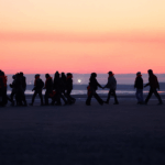 Grã-Bretanha anuncia mudança radical na política de asilo para cortar proteções aos refugiados