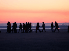 Grã-Bretanha anuncia mudança radical na política de asilo para cortar proteções aos refugiados Grã-Bretanha anuncia mudança radical na política de asilo para cortar proteções aos refugiados