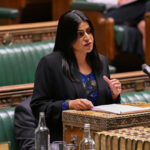 Grã-Bretanha revisa política de asilo à medida que aumentam as opiniões anti-imigração