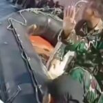 Grande comoção! Pescadores brigam com a Marinha da Indonésia no meio do mar porque são acusados ​​de apoiar petrolíferas, aqui estão os factos