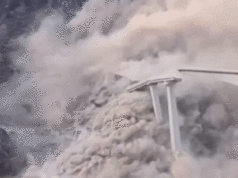 Grande ponte chinesa desaba no rio poucos meses após ser aberta ao tráfego Grande ponte chinesa desaba no rio poucos meses após ser aberta ao tráfego