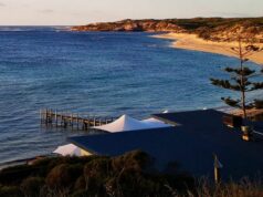 Grande tubarão branco bate em mergulhador na popular praia de WA Uma pessoa foi mordida por um tubarão ao sul de Perth, segundo relatos. O ataque aconteceu em Gnarabup Beach, na região de Margaret River, disse o Departamento de Indústrias Primárias e Desenvolvimento Regional (DPIRD) do estado.
