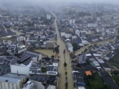 Graves inundações na Tailândia enquanto a recuperação começa no Vietnã Graves inundações na Tailândia enquanto a recuperação começa no Vietnã