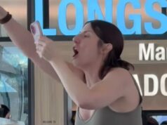 Gritando sobre o colapso espetacular de Karen enquanto ela exige que os funcionários sejam demitidos por causa de uma prática padrão das companhias aéreas: ‘Como você ousa me tratar assim!’ Uma mulher no aeroporto de Denver se tornou viral por seu colapso no terminal. Imagem via @UnacceptableTay no TikTok