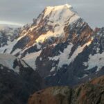 Um calçadão a caminho do Monte Cook.