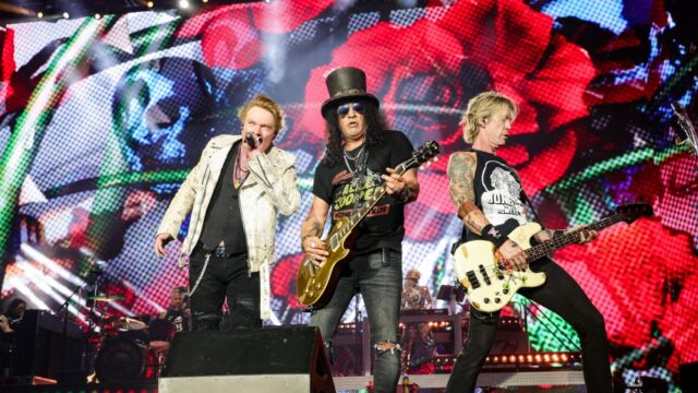 Guns N' Roses é processado por ex-empresário pelo lançamento de Guns N' Roses é processado por ex-empresário pelo lançamento de seu livro