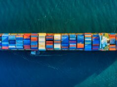 Hackers pretendem roubar carga antes mesmo de chegar às lojas, diz relatório de segurança Hackers pretendem roubar carga antes mesmo que ela chegue às lojas, diz relatório de segurança | Vista aérea de um navio porta-contêineres