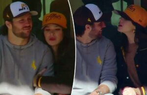 Hailee Steinfeld se aproxima do marido Josh Allen em um raro momento de PDA na cerimônia de aposentadoria da camisa universitária da estrela da NFL Hailee Steinfeld se aproxima do marido Josh Allen em um raro momento de PDA na cerimônia de aposentadoria da camisa universitária da estrela da NFL