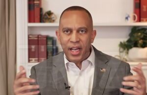 Hakeem Jeffries diz que os republicanos estão tratando a paralisação como férias financiadas por impostos hakeem-jeffries-kal-11-04-2025