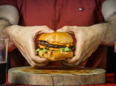 Hambúrguer de US$ 10,99 da rede de restaurantes oferece McDonald’s, grande golpe para Wendy’s Hambúrguer de US$ 10,99 da rede de restaurantes oferece McDonald's, grande golpe para Wendy's