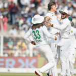 Harmer apresenta desempenho dominante; Proteas derrota a Índia por 30 corridas