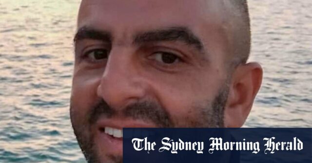 Herói do trem que protegeu passageiros durante ataque com faca A BBC obteve uma imagem de Anthony Williams em Peterborough na noite anterior ao suposto ataque ao trem.