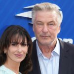 Como Alec Baldwin se sente sobre a entrada da esposa Hilaria Baldwin no Dancing With the Stars, temporada 34 inline